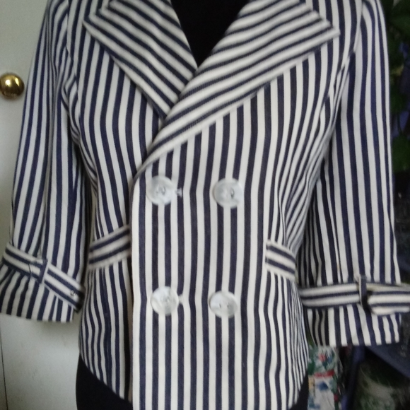 Jacket - Picture 2 of 6